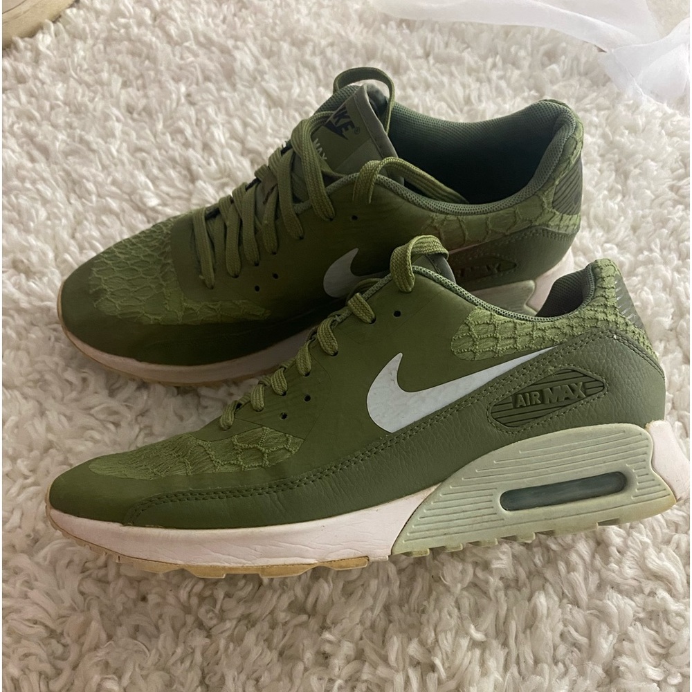 Nike shoes